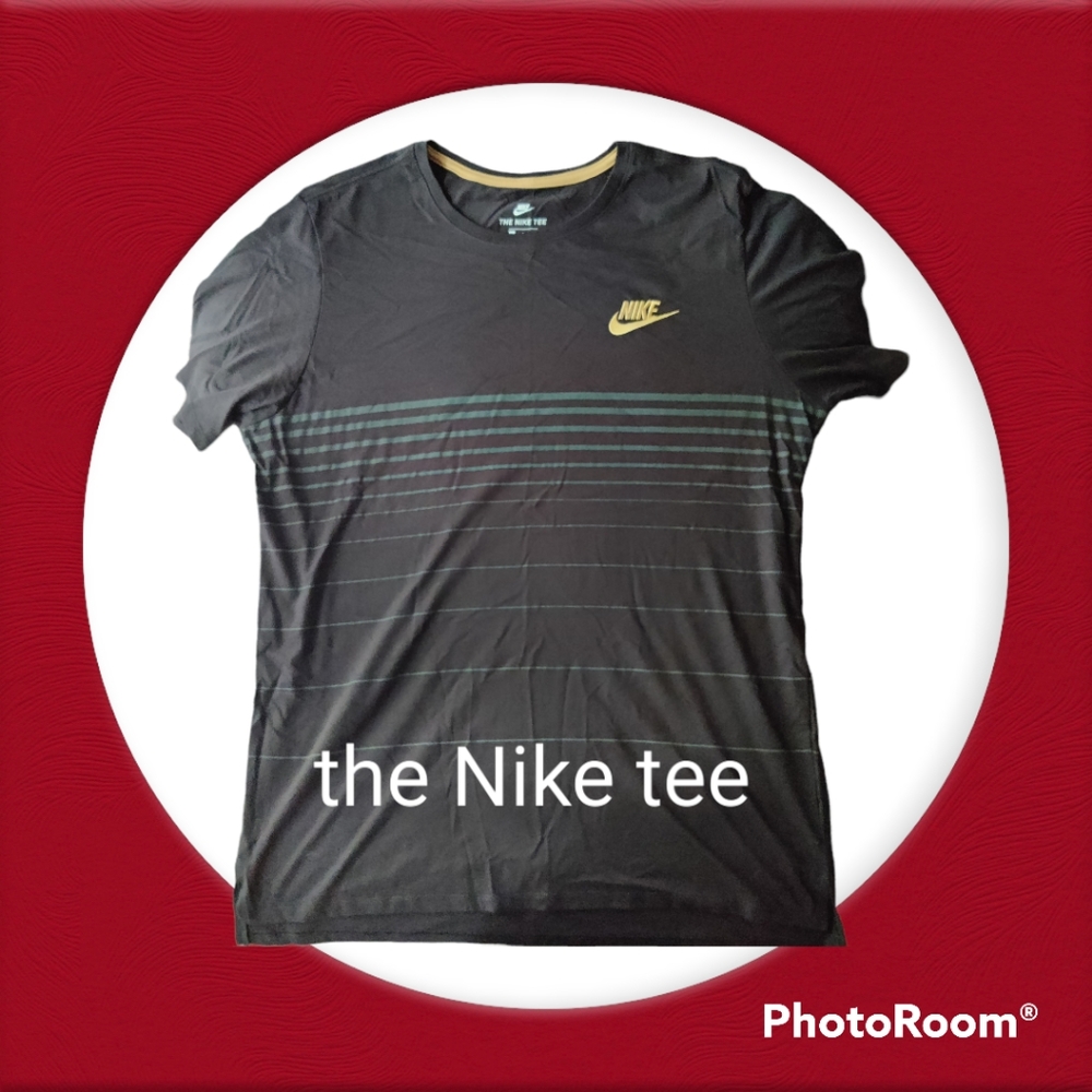 Nike tshirt, size Large athletic cut EUC dri fit